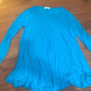 large womens top LARACE brand